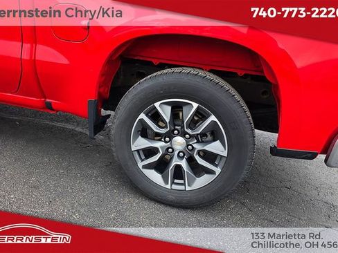 Used 2023 Chevrolet Silverado 1500 LT AWD/4WD image 25