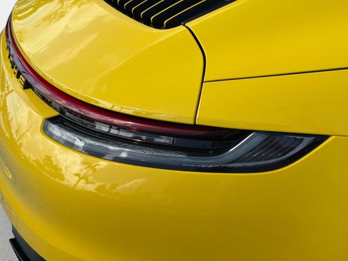 Used 2022 Porsche 911 Carrera image 16