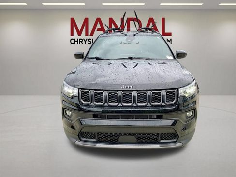 Used 2025 Jeep Compass Latitude w/ Altitude Special Edition AWD/4WD image 3