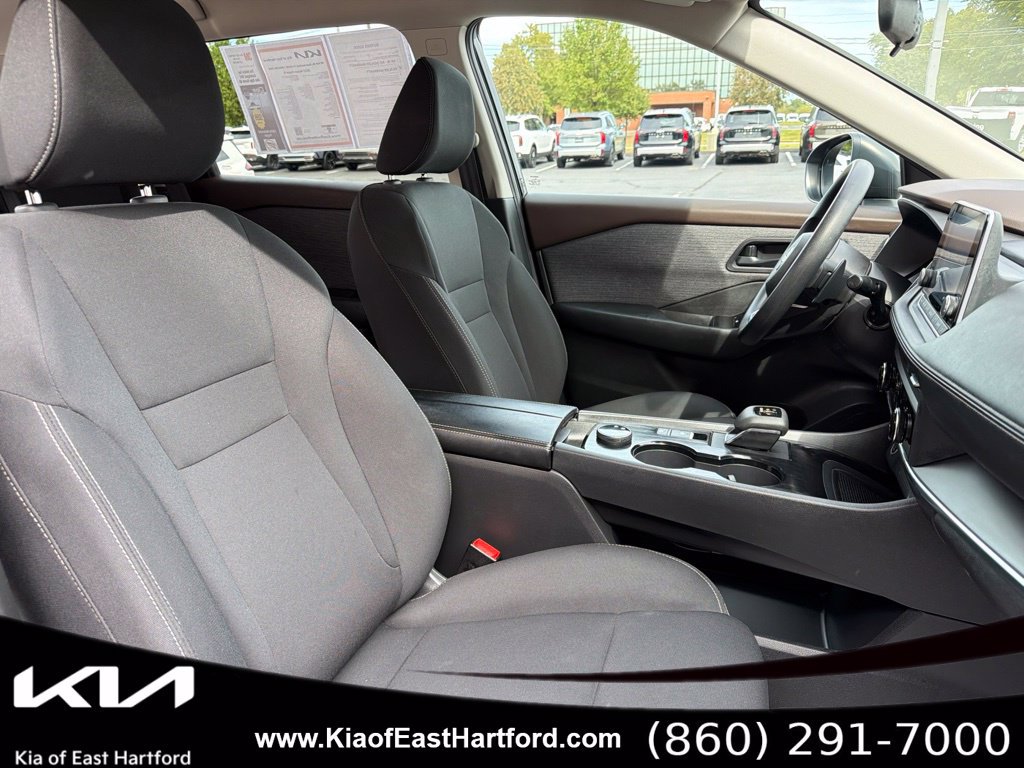 Used 2023 Nissan Rogue S AWD/4WD image 11