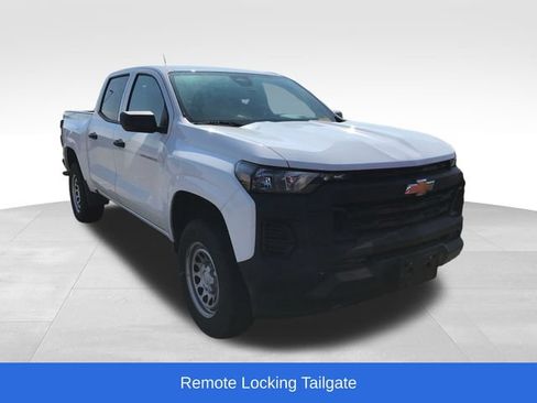Certified 2024 Chevrolet Colorado W/T AWD/4WD image 5