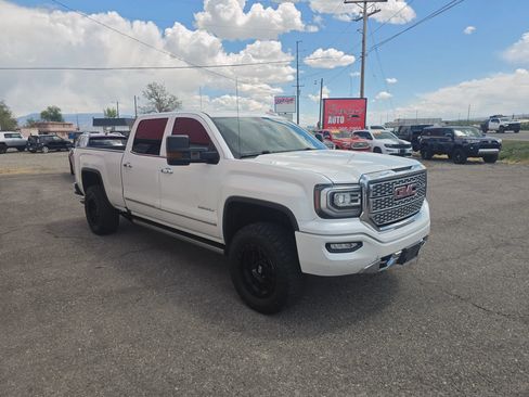 Used 2017 GMC Sierra 1500 Denali w/ Denali Ultimate Package AWD/4WD image 3