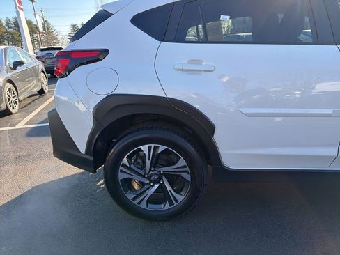 Used 2024 Subaru Crosstrek 2.0i Premium image 4