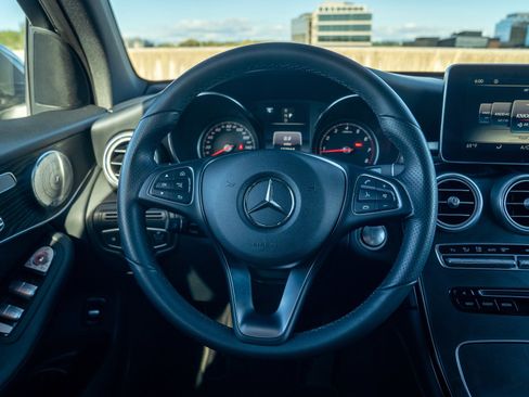 Used 2017 Mercedes-Benz GLC 300 4MATIC image 21