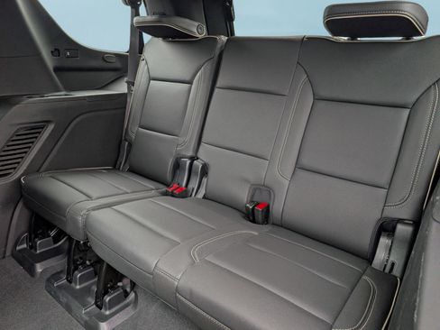 Certified 2023 GMC Yukon SLT w/ SLT Luxury Package image 14