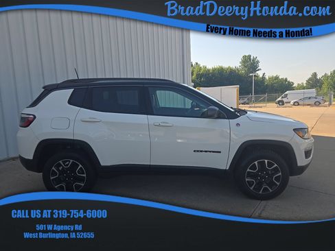 Used 2019 Jeep Compass Trailhawk w/ Leather Interior Group AWD/4WD image 1