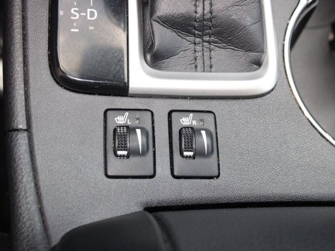 Used 2018 Toyota Highlander XLE image 26