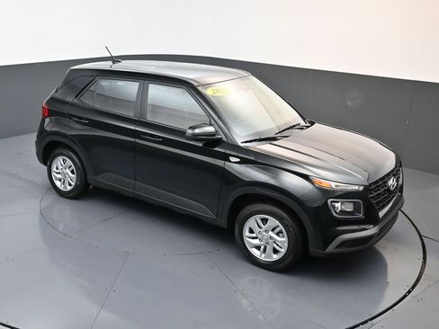Used 2026 Hyundai Venue SE FWD image 14