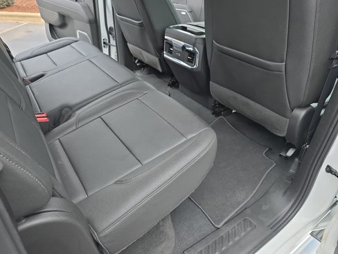 Used 2023 GMC Sierra 1500 SLT w/ SLT Premium Package AWD/4WD image 11