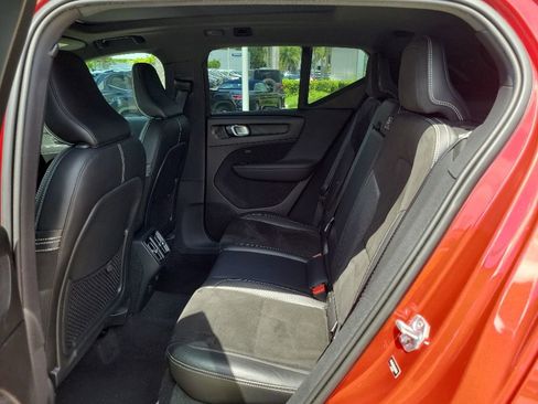 Used 2019 Volvo XC40 T5 R-Design AWD/4WD image 8