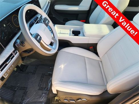 Certified 2025 Hyundai Santa Fe Calligraphy image 8