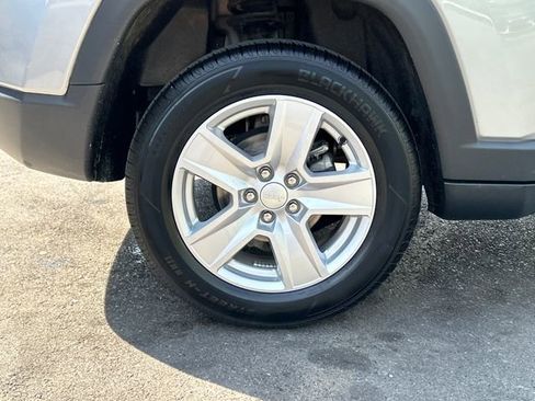Used 2022 Jeep Compass Latitude w/ Convenience Group image 27