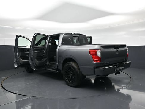 Used 2019 Nissan Titan SV w/ SV Convenience Package RWD image 35