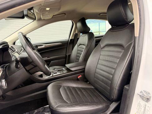 Used 2018 Ford Fusion SE w/ Equipment Group 602A image 13