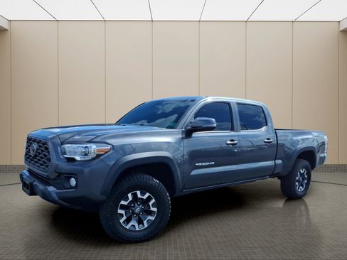 Used 2022 Toyota Tacoma TRD Off-Road AWD/4WD image 2