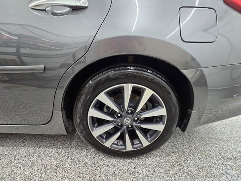 Used 2017 Nissan Altima 2.5 SV image 28