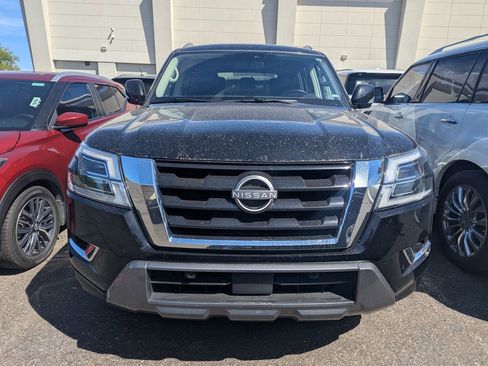 Used 2024 Nissan Armada SV image 3