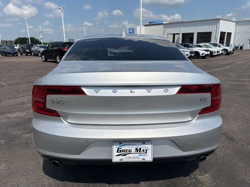 Used 2018 Volvo S90 T5 Momentum w/ Convenience Package image 4