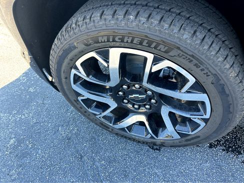 New 2024 Chevrolet Silverado EV RST image 26