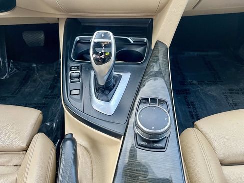 Used 2018 BMW 330i xDrive Sedan w/ Premium Package image 19