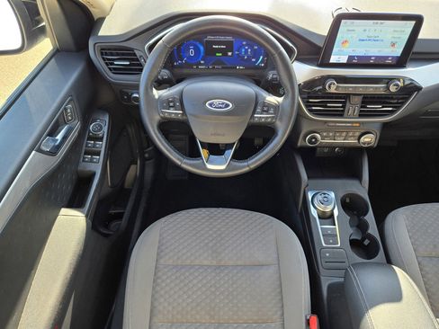 Used 2020 Ford Escape SE Sport image 10