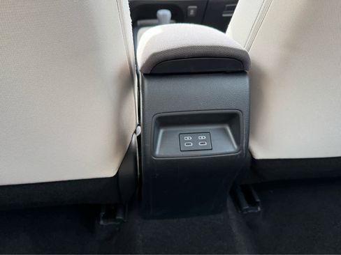 Used 2023 Toyota Corolla LE image 23