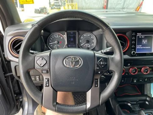 Used 2020 Toyota Tacoma TRD Sport AWD/4WD image 24