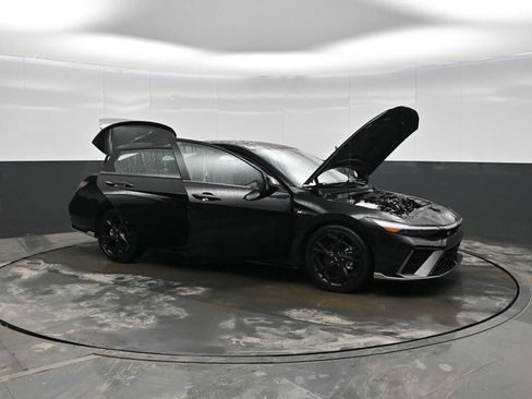 Certified 2025 Hyundai Elantra N Line image 41