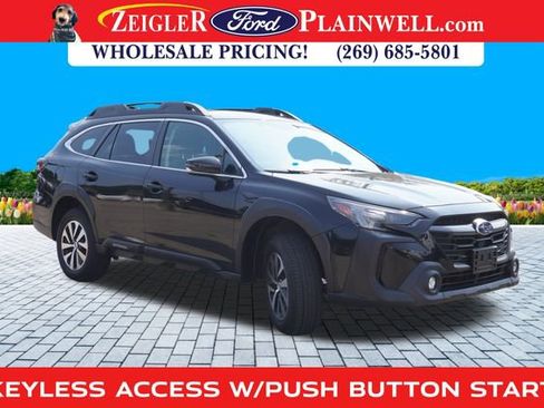 Used 2023 Subaru Outback Premium image 7
