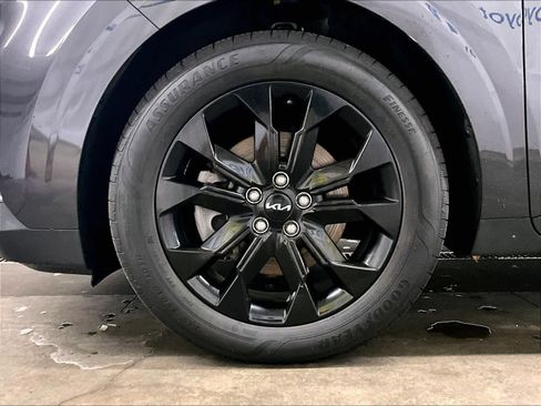 Used 2024 Kia Carnival SX image 7