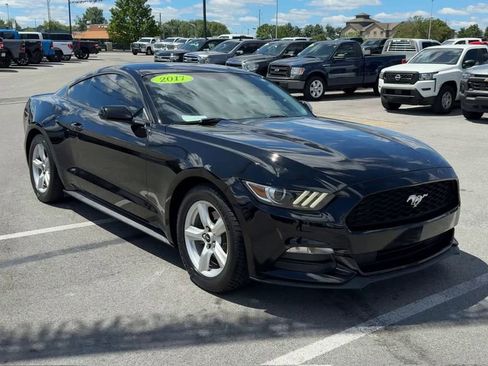 Used 2017 Ford Mustang Coupe RWD image 9