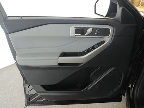 Certified 2024 Ford Explorer XLT w/ Equipment Group 202A image 8