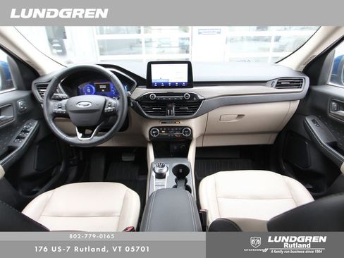 Used 2020 Ford Escape Titanium w/ Titanium Premium Package 2.0 AWD/4WD image 6