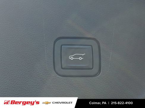 Used 2022 Chevrolet Traverse RS AWD/4WD image 35