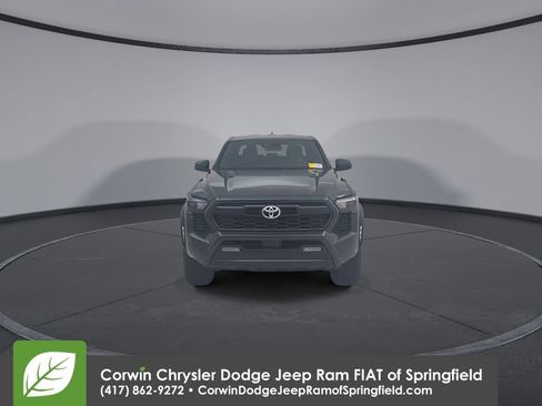 Used 2025 Toyota Tacoma TRD Off-Road image 6