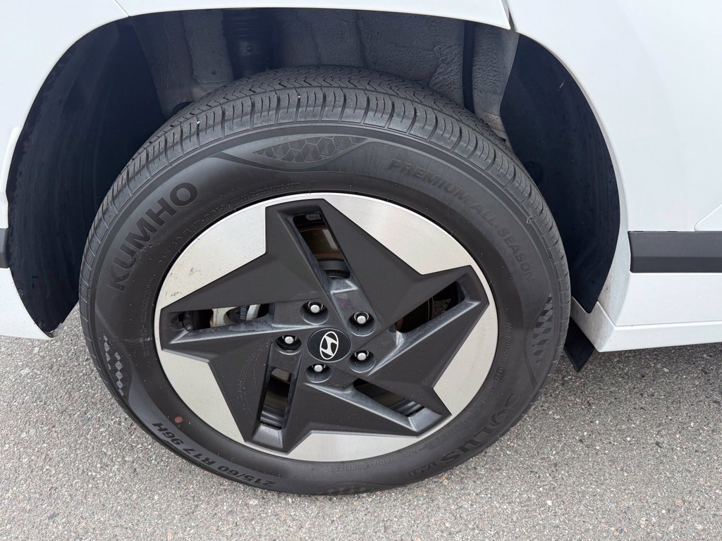 Certified 2025 Hyundai Kona SEL FWD image 15