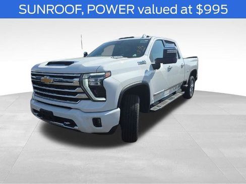 Used 2024 Chevrolet Silverado 2500 High Country w/ Technology Package AWD/4WD image 4
