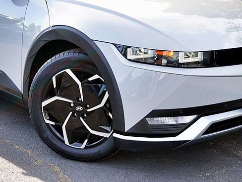 Certified 2024 Hyundai Ioniq 5 SEL RWD image 4