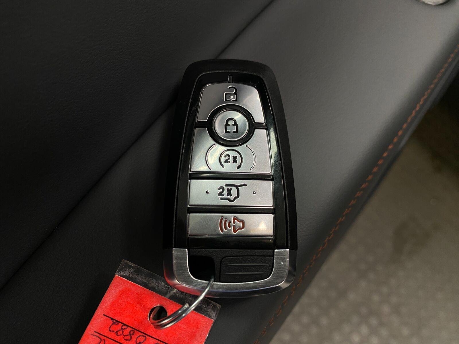 Used 2025 Ford Explorer Active w/ Active Comfort Package AWD/4WD image 33