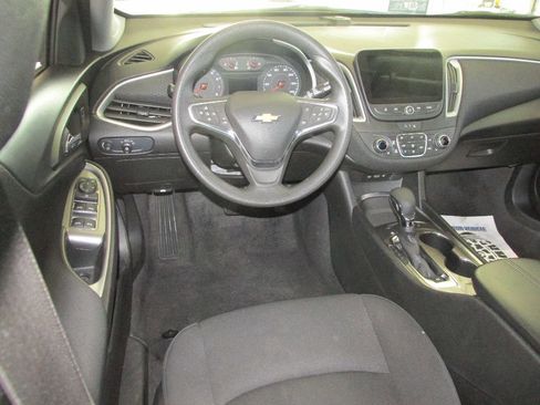 Used 2024 Chevrolet Malibu LT image 15
