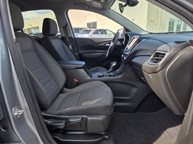 Used 2023 Chevrolet Equinox LT w/ Driver Convenience Package AWD/4WD image 28