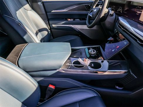 Used 2025 Cadillac Escalade IQ Sport 2 image 16