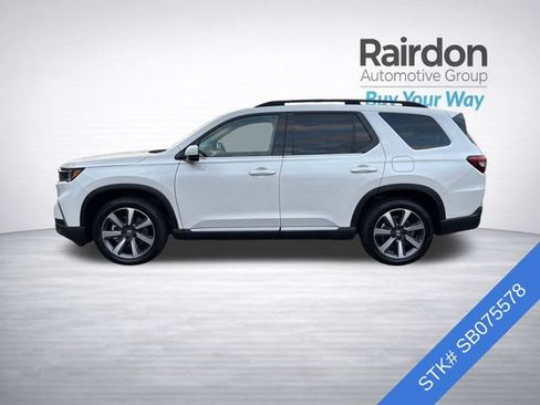 Used 2025 Honda Pilot Elite image 4