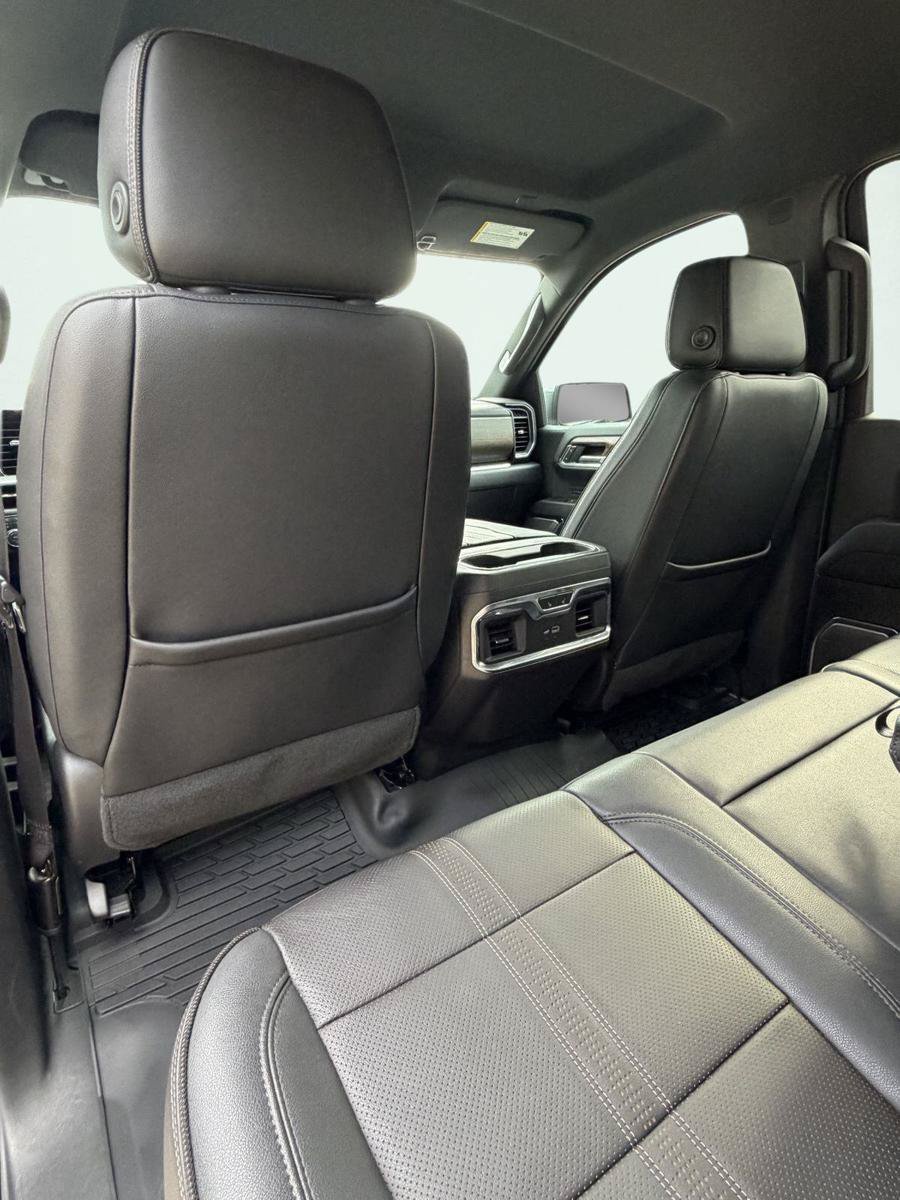 Used 2023 Chevrolet Silverado 1500 High Country w/ Technology Package AWD/4WD image 20