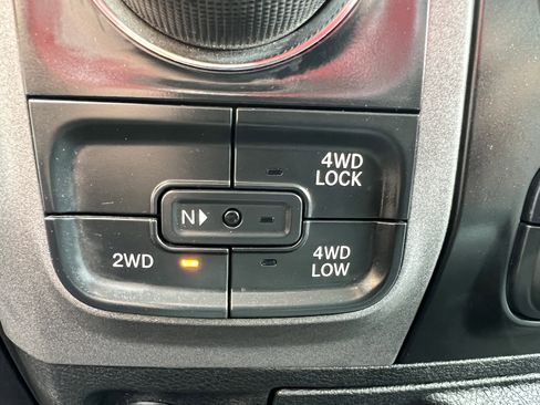 Used 2014 RAM 1500 Express AWD/4WD image 39