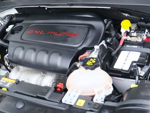 Used 2020 Jeep Renegade Latitude w/ Popular Equipment Group image 57