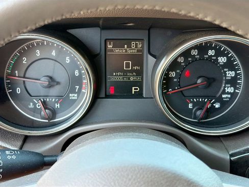 Used 2013 Jeep Grand Cherokee Laredo AWD/4WD image 33