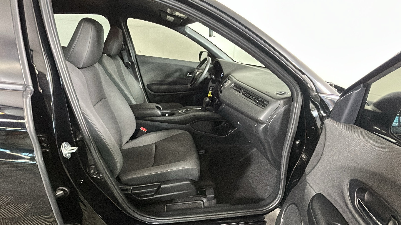 Used 2021 Honda HR-V Sport image 34