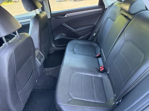 Used 2015 Volkswagen Passat TDI SE FWD image 16