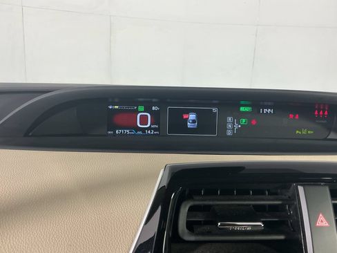 Used 2018 Toyota Prius Two w/ Prius Two Safety Plus Package FWD image 21